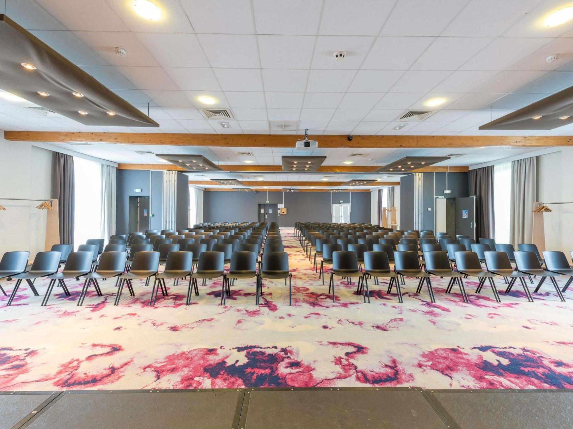 Novotel Saclay Exterior foto